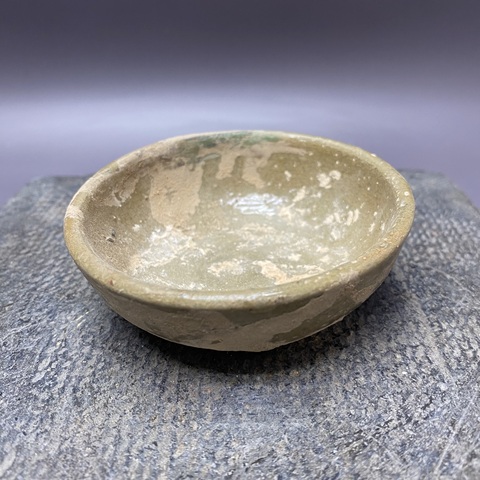 古玩陶瓷龍泉窯青釉杯真品鑒賞圖