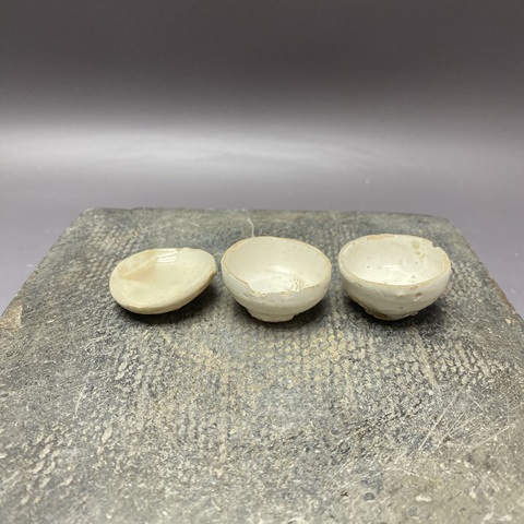 古玩陶瓷白釉小酒盅真品鑒賞圖