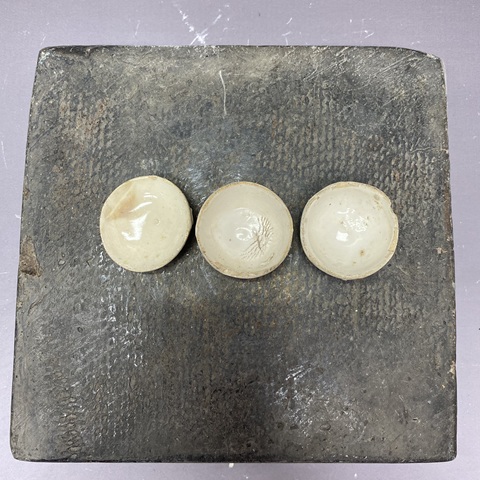 古玩陶瓷白釉小酒盅真品鑒賞圖