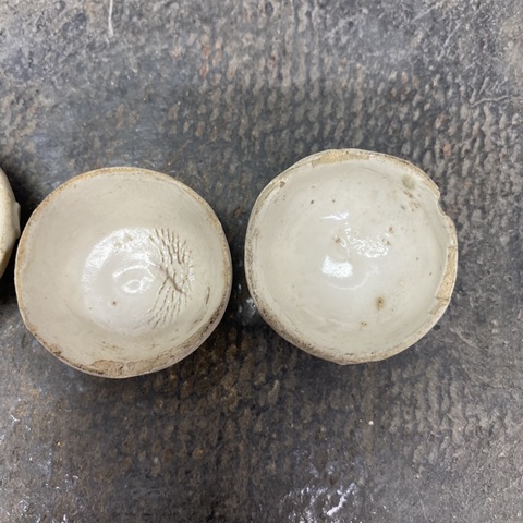 古玩陶瓷白釉小酒盅真品鑒賞圖