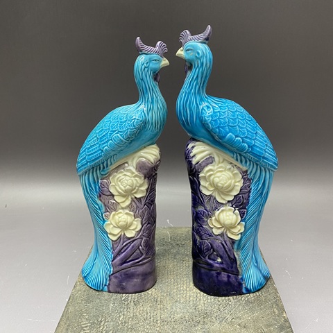 古玩陶瓷鳳凰牡丹孔雀藍(lán)釉擺件真品鑒賞圖