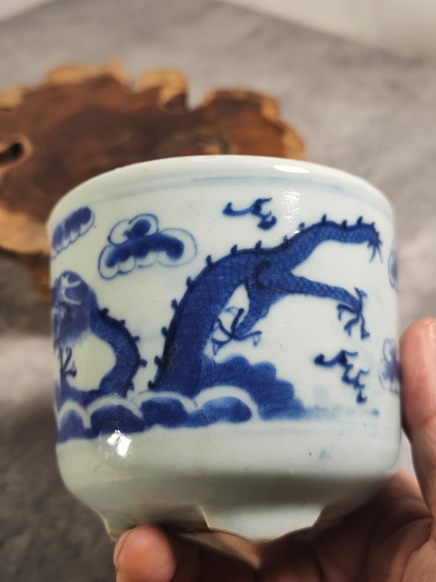 古玩陶瓷龍紋三足筒式香爐真品鑒賞圖