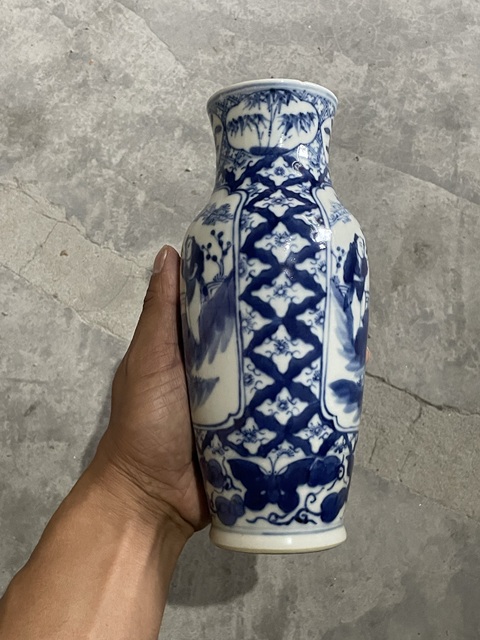 古玩陶瓷青花四愛(ài)圖撇口瓶真品鑒賞圖