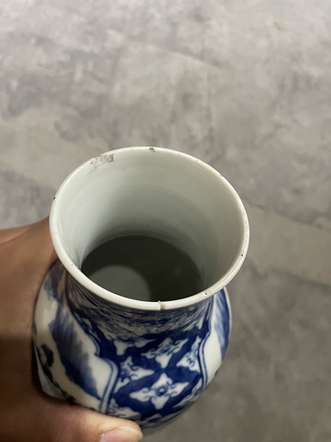 古玩陶瓷青花四愛(ài)圖撇口瓶真品鑒賞圖