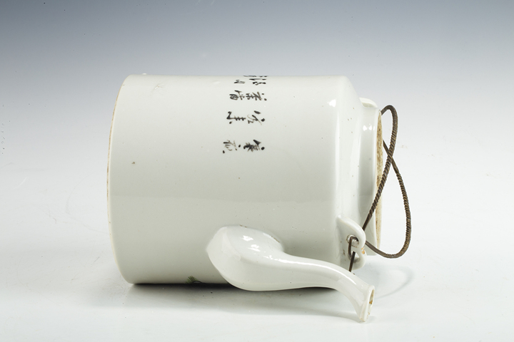 古玩陶瓷民國·粉彩仕女教子圖提梁壺真品鑒賞圖