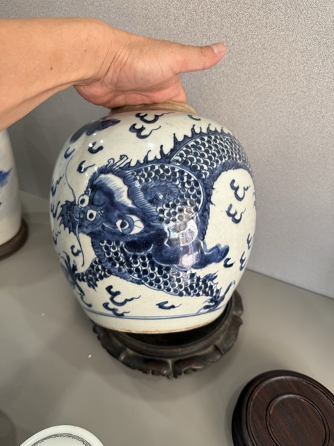 古玩陶瓷青花龍紋罐真品鑒賞圖