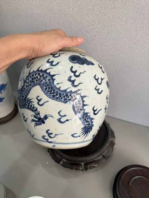 古玩陶瓷青花龍紋罐真品鑒賞圖