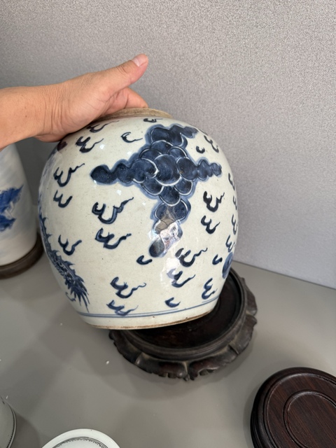 古玩陶瓷青花龍紋罐真品鑒賞圖