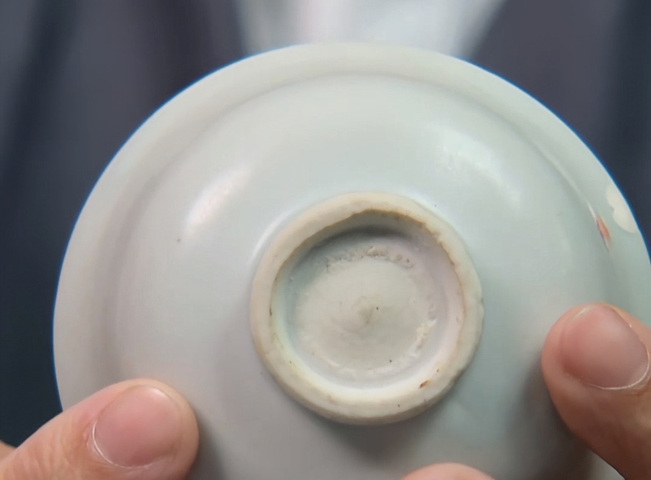 古玩陶瓷卵白釉壓手杯真品鑒賞圖