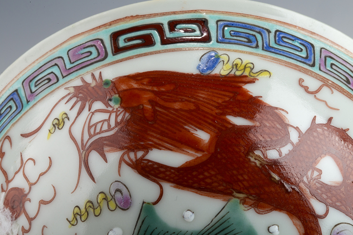 古玩陶瓷民國·粉彩龍鳳呈祥紋碗
真品鑒賞圖