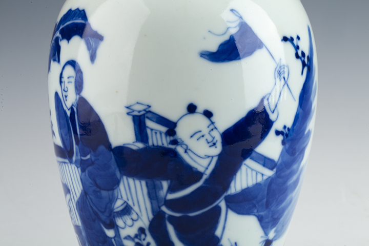 古玩陶瓷清晚·青花仕女教子圖獅鈕蓋瓶真品鑒賞圖