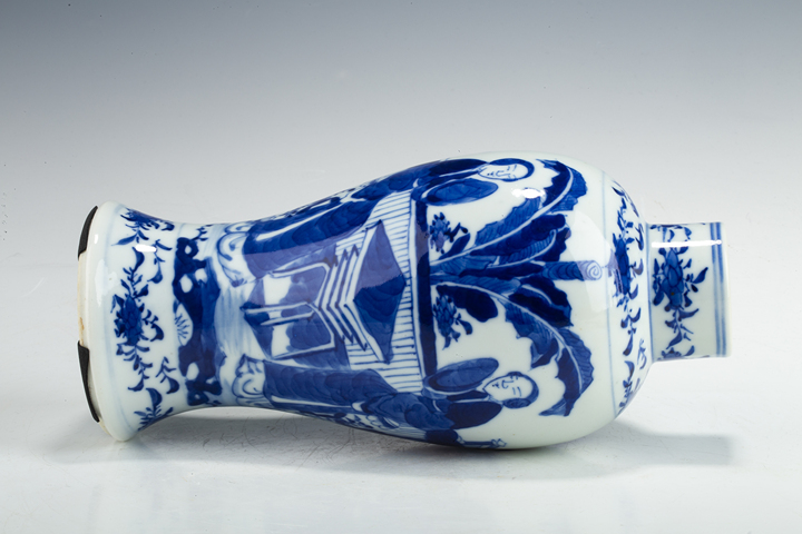 古玩陶瓷清晚·青花仕女教子圖獅鈕蓋瓶真品鑒賞圖