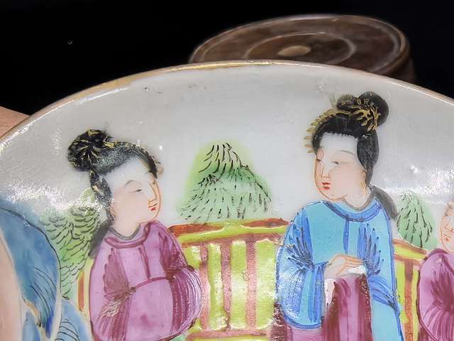 古玩陶瓷清中期廣彩人物故事菖蒲盆。真品鑒賞圖