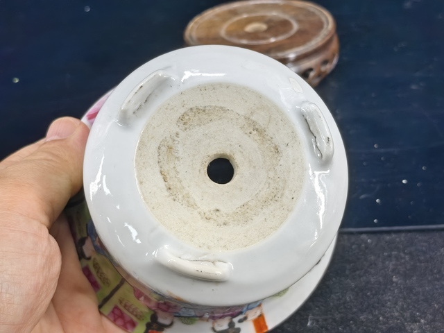 古玩陶瓷清中期廣彩人物故事菖蒲盆。真品鑒賞圖