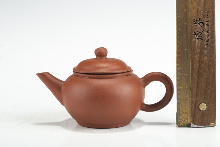 古玩雜項(xiàng)當(dāng)代·蓮生貴子款紫砂壺真品鑒賞圖