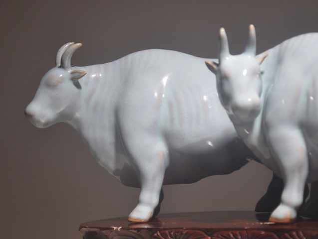 古玩陶瓷雙牛塑像真品鑒賞圖