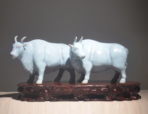 古玩陶瓷雙牛塑像真品鑒賞圖