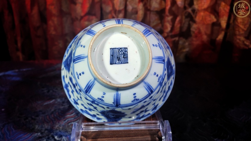 古玩陶瓷青花纏枝蓮紋碗真品鑒賞圖