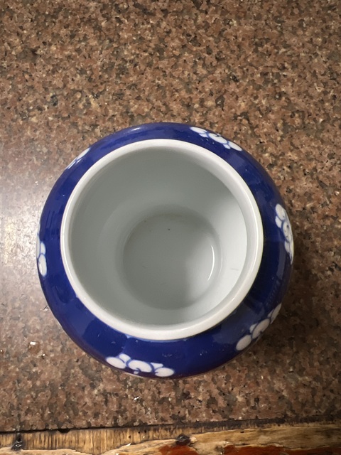 古玩陶瓷青花留白冰梅紋將軍罐真品鑒賞圖