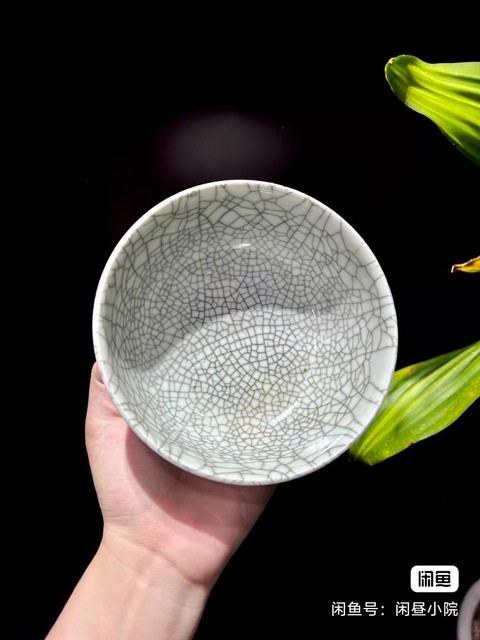 古玩陶瓷哥釉碗真品鑒賞圖