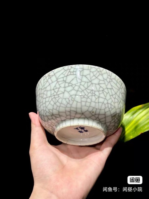 古玩陶瓷哥釉碗真品鑒賞圖