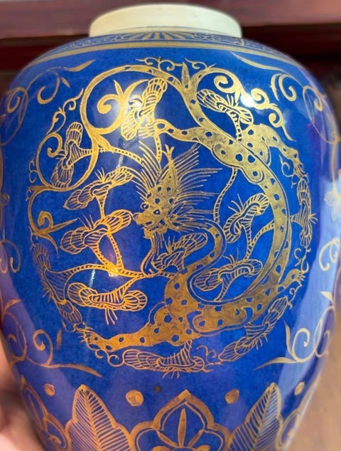 古玩陶瓷清晚期灑藍釉描金花卉龍紋罐拍賣，當(dāng)前價格5680元