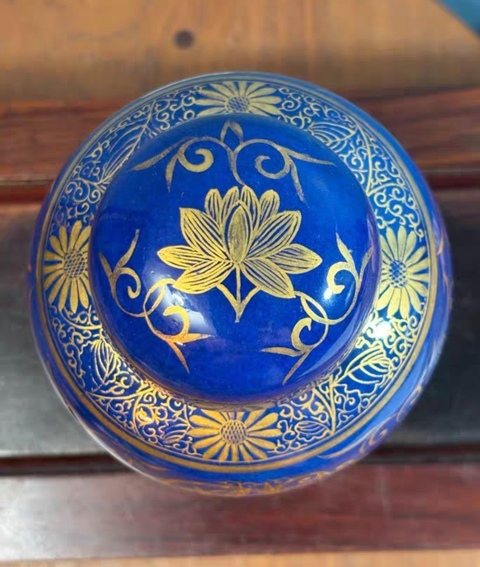 古玩陶瓷清晚期灑藍釉描金花卉龍紋罐拍賣，當(dāng)前價格5680元