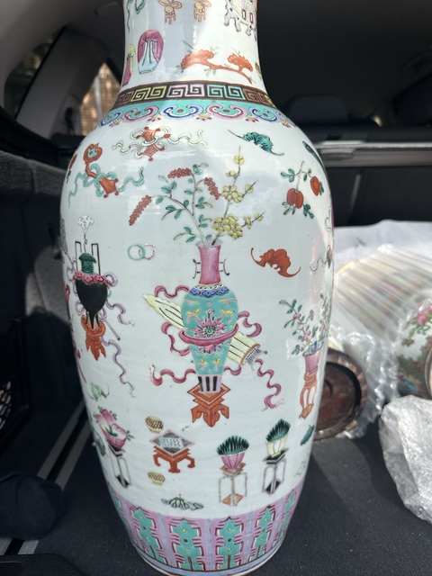 古玩陶瓷粉彩博古花卉紋大瓶真品鑒賞圖
