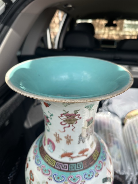 古玩陶瓷粉彩博古花卉紋大瓶真品鑒賞圖