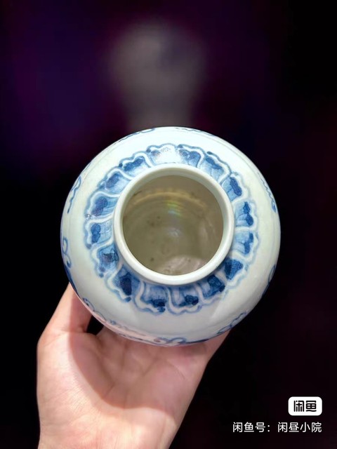 古玩陶瓷葡萄紋青花罐真品鑒賞圖