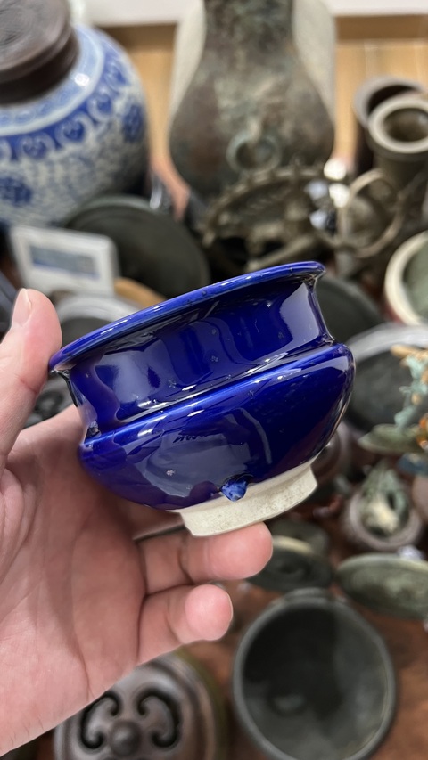 古玩陶瓷藍釉香爐真品鑒賞圖
