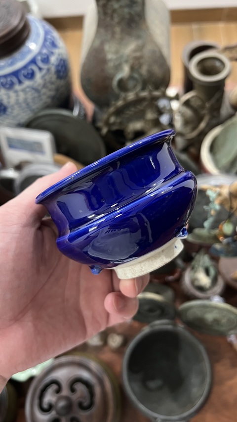 古玩陶瓷藍釉香爐真品鑒賞圖