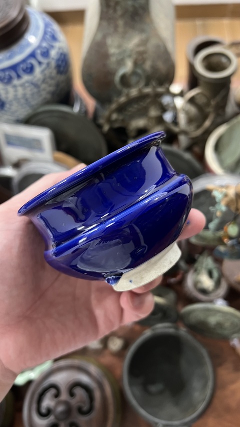 古玩陶瓷藍釉香爐真品鑒賞圖