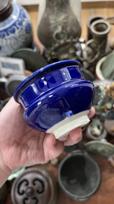 古玩陶瓷藍釉香爐真品鑒賞圖
