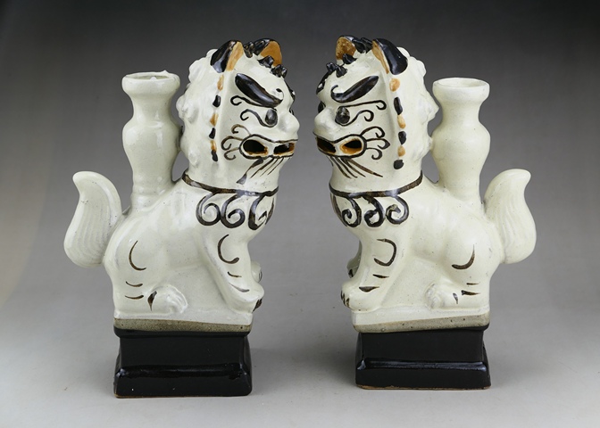 古玩陶瓷白地黑花獅子香插真品鑒賞圖