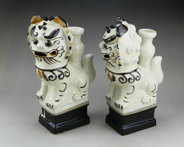 古玩陶瓷白地黑花獅子香插真品鑒賞圖