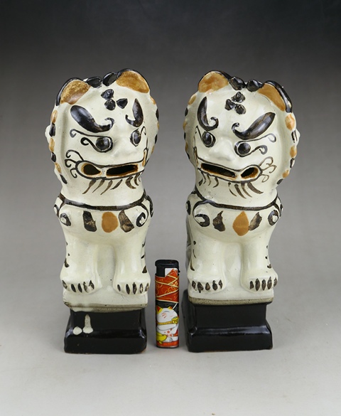 古玩陶瓷白地黑花獅子香插真品鑒賞圖