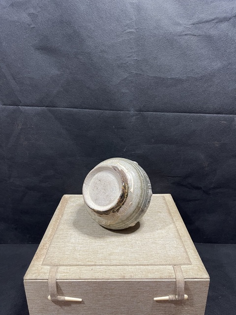 古玩陶瓷青花花卉紋蓋盒真品鑒賞圖