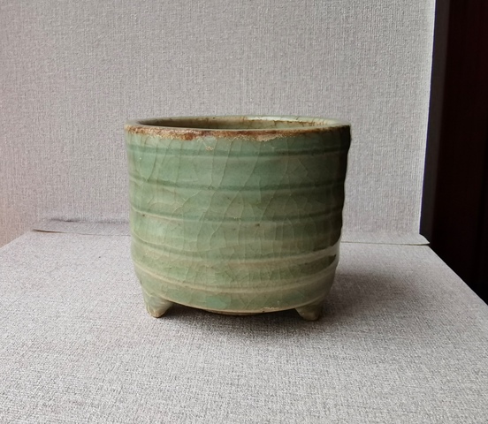 古玩陶瓷龍泉窯炫紋三足爐真品鑒賞圖
