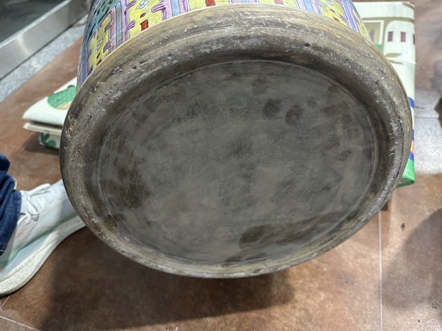 古玩陶瓷人物紋粉彩瓶真品鑒賞圖