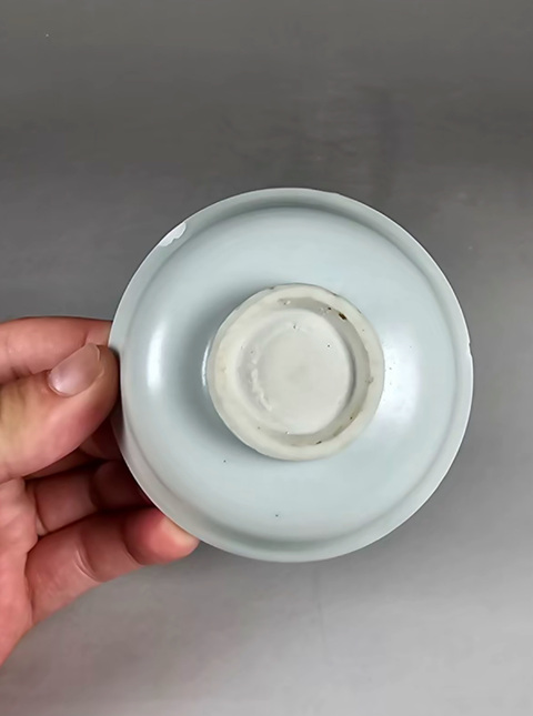 古玩陶瓷卵白釉壓手杯真品鑒賞圖