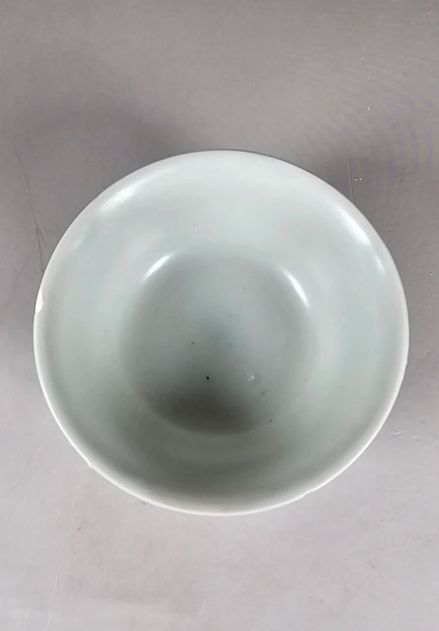 古玩陶瓷卵白釉壓手杯真品鑒賞圖