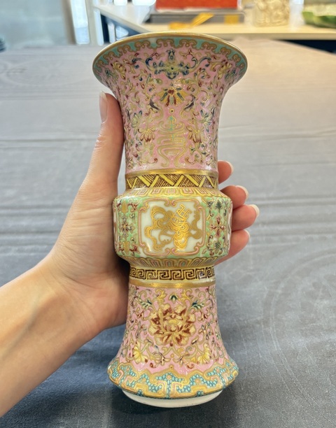 古玩陶瓷粉彩花觚真品鑒賞圖