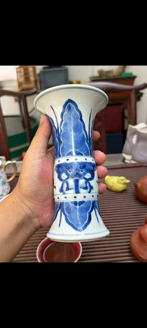 古玩陶瓷清康熙 青花獸面紋花觚真品鑒賞圖