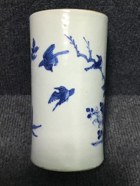 古玩陶瓷花鳥紋青花筆筒真品鑒賞圖