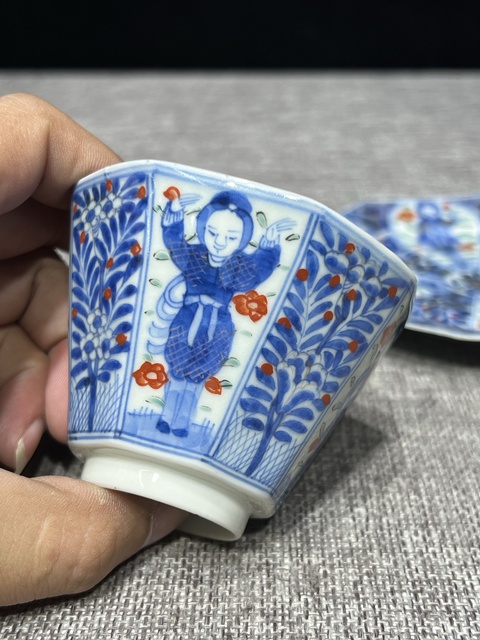 古玩陶瓷青花五彩描金杯盤真品鑒賞圖