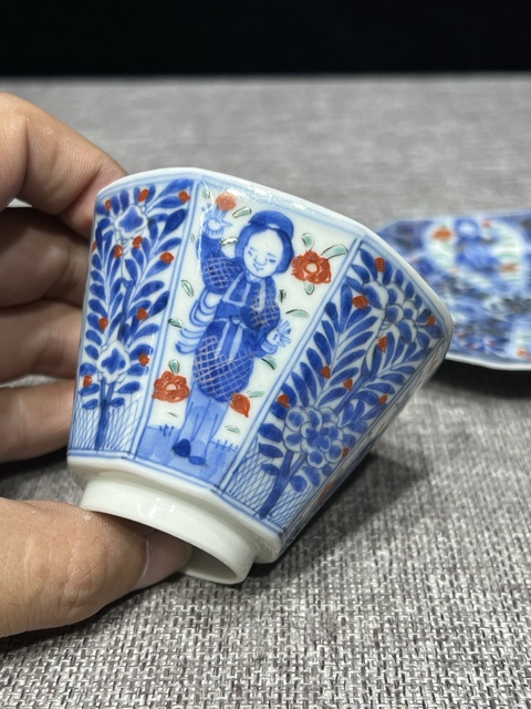 古玩陶瓷青花五彩描金杯盤真品鑒賞圖