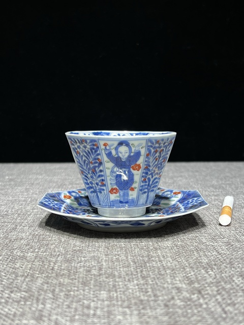 古玩陶瓷青花五彩描金杯盤真品鑒賞圖