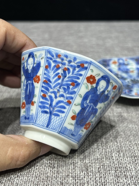 古玩陶瓷青花五彩描金杯盤真品鑒賞圖