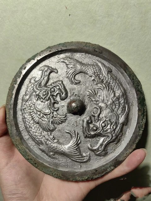 古玩銅器遼金摩羯魚鏡真品鑒賞圖